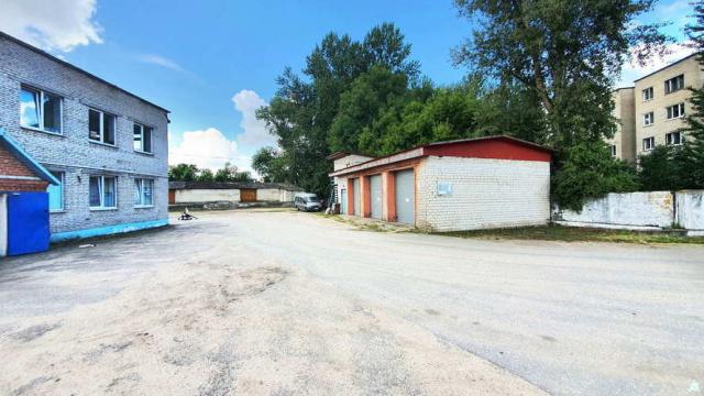 Комплекс 5 зданий торговой базы (АБК, склады и гаражи) общей пл. 2883,6 кв.м. с сетями и благоустройством территории, расположенных на земельном участке пл. 0,9684 га (Витебская обл., г.Витебск, ул. Мясникова, 4А)