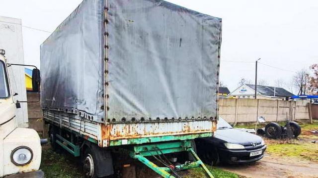 Прицеп бортовой тентованный МАЗ-837300, 2007 г.в., рег. знак АТ 5352-5 (Минская обл., Столбцовский р-н, г.Столбцы, ул. Свердлова, 11)