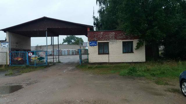 Комплекс зданий и сооружений автобазы общей пл. 1555 кв.м. с асфальтобетон. площадкой 0,8 га (г.Глубокое, ул. Железнодорожная, 1)