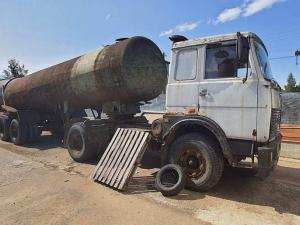 Автомобиль грузовой седельный тягач МАЗ 54329, 2000 г.в., рег. №АЕ 9894-6 (Могилевский р-н, д.Макаренцы)