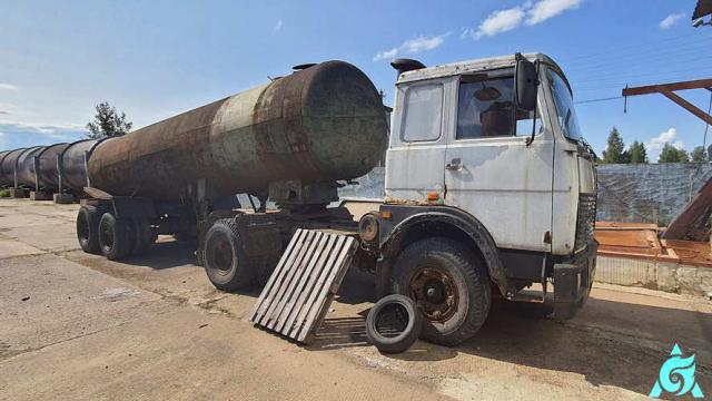 Автомобиль грузовой седельный тягач МАЗ 54329, 2000 г.в., рег. №АЕ 9894-6 (Могилевский р-н, д.Макаренцы)
