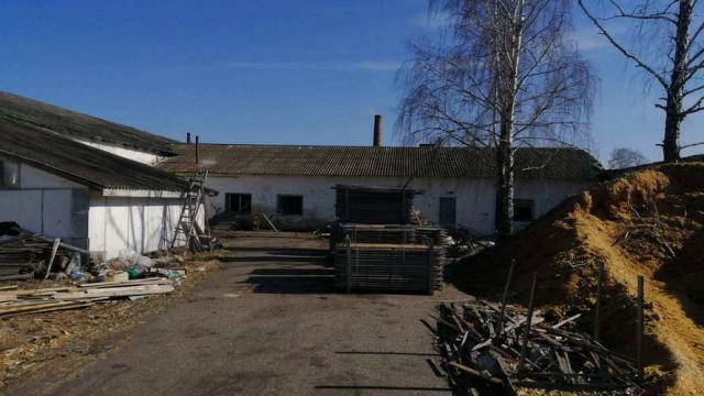 Комплекс имущества: 2 коровника, молочный блок с благоустройством территории и очистными сооружениями агрофермы «Сокольники» (Витебский р-н, аг.Октябрьская, ул. Октябрьская)