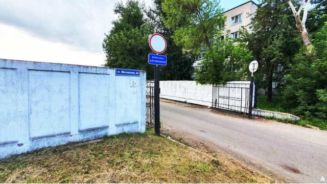 Комплекс 5 зданий торговой базы (АБК, склады и гаражи) общей пл. 2883,6 кв.м. с сетями и благоустройством территории, расположенных на земельном участке пл. 0,9684 га (Витебская обл., г.Витебск, ул. Мясникова, 4А)