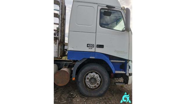 Автомобиль грузовой Вольво FH12 420, 2001 г.в., рег. № AE 4940-6 (Могилев)