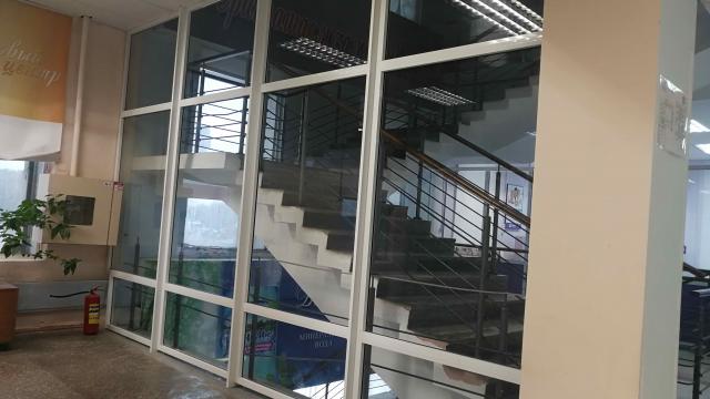 Комплект дверей и перегородок из ПВХ в ТЦ «Родны кут» (г.Глубокое, ул. Ленина, 7)