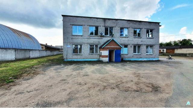 Комплекс 5 зданий торговой базы (АБК, склады и гаражи) общей пл. 2883,6 кв.м. с сетями и благоустройством территории, расположенных на земельном участке пл. 0,9684 га (Витебская обл., г.Витебск, ул. Мясникова, 4А)