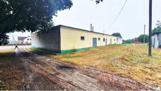 Капитальное строение с инв. №133/С-13459, магазин №5 «Промтовары» пл. 238,7 кв.м. (Брестская обл., Лунинецкий р-н, аг.Лунин, ул. Иркутско-Пинской Дивизии, 31А/2)