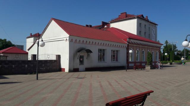 Капитальное строение с инв. №201/C-10508, магазин «Ассорти» пл. 128,8 кв.м. (г.Городок, ул. Советская, 20)