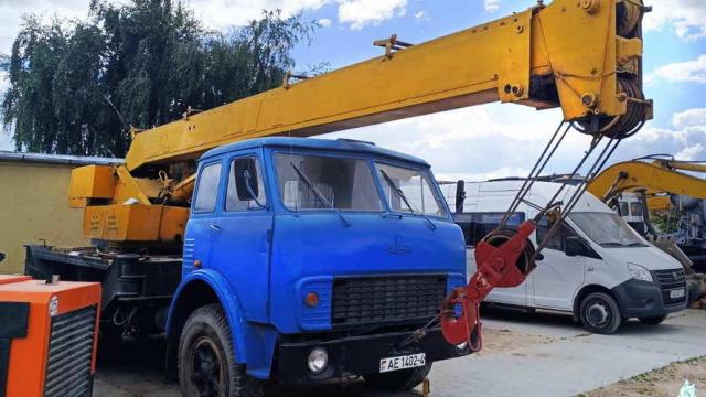 Автокран грузовой специальный МАЗ 5334, 1990г.в., рег. №АЕ 1402-4 (Гродненская обл., г.Лида, ул. Сосновая, 3)