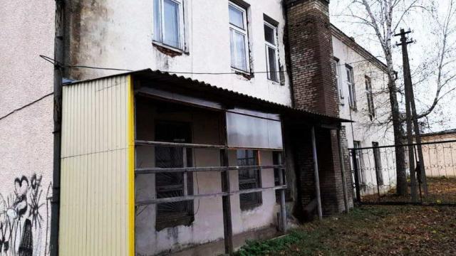 Капитальное строение с инв. №220/C-14817, магазин «Универмаг» пл. 590,7 кв.м. (Витебская обл., Глубокский р-н, г.п.Подсвилье, ул. Советская, 35)