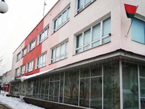 Продажа права на заключение договора аренды части помещений 2-го этажа магазина «Промтовары» пл. 513,7 кв.м. (Минская обл., г.Березино, ул. Октябрьская, 17). Начальная цена (размер) ежемесячной арендной платы составляет 8090,78 бел. руб. с НДС 20%.