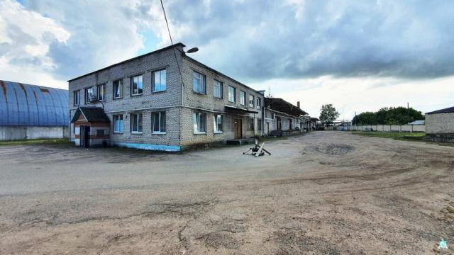 Комплекс 5 зданий торговой базы (АБК, склады и гаражи) общей пл. 2883,6 кв.м. с сетями и благоустройством территории, расположенных на земельном участке пл. 0,9684 га (Витебская обл., г.Витебск, ул. Мясникова, 4А)
