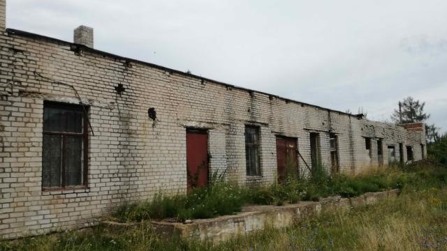 Капитальное строение с инв. №220/C-16502, магазин пл. 604,2 кв.м. (Глубокский р-н, д. Ивесь, ул. Школьная, 2)