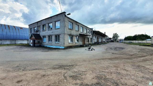 Комплекс 5 зданий торговой базы (АБК, склады и гаражи) общей пл. 2883,6 кв.м. с сетями и благоустройством территории, расположенных на земельном участке пл. 0,9684 га (Витебская обл., г.Витебск, ул. Мясникова, 4А)