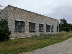 Капитальное строение с инв. №220/C-16502, магазин пл. 604,2 кв.м. (Глубокский р-н, д. Ивесь, ул. Школьная, 2)