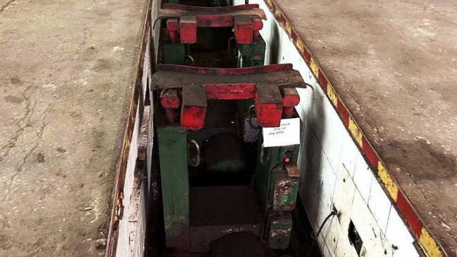 Подъемник канавный ПТО-16, 1985 г.в., инв. №2384 (Брестская обл., г.Пинск, ул. Рокоссовского, 2)