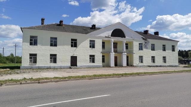 Капитальное строение с инв. №200/C-50481, административное здание пл. 782,0 кв.м., (г.п. Ушачи, ул. Советская, 79)