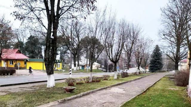 Капитальное строение с инв. №220/C-14817, магазин «Универмаг» пл. 590,7 кв.м. (Витебская обл., Глубокский р-н, г.п.Подсвилье, ул. Советская, 35)