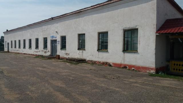 Капитальное cтроение с инв. №220/C-27971, центральный рынок пл. 19087,0 кв.м. (г.Глубокое, ул. Физкультурная, 1А)
