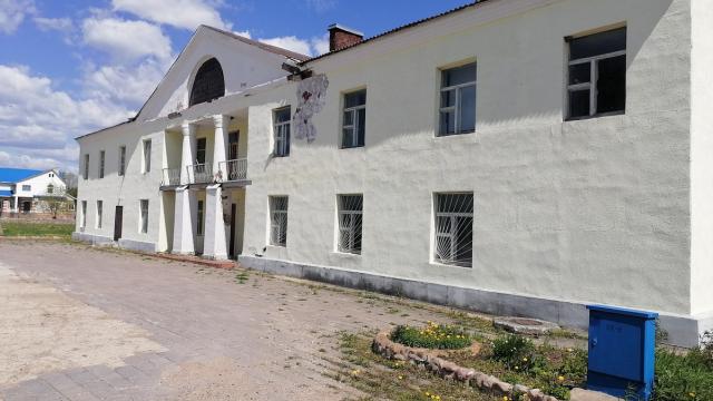Капитальное строение с инв. №200/C-50481, административное здание пл. 782,0 кв.м., (г.п. Ушачи, ул. Советская, 79)