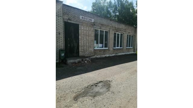 Капитальное строение с инв. №254/C-112665, магазин пл. 94,7 кв.м. (Миорский р-н, г.Дисна, ул. Фрунзе, 43)