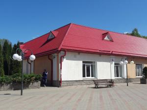 Капитальное строение с инв. №201/С-10253, магазин «Хозтовары» пл. 465,4 кв.м. (г.Городок, ул. Советская, 27)