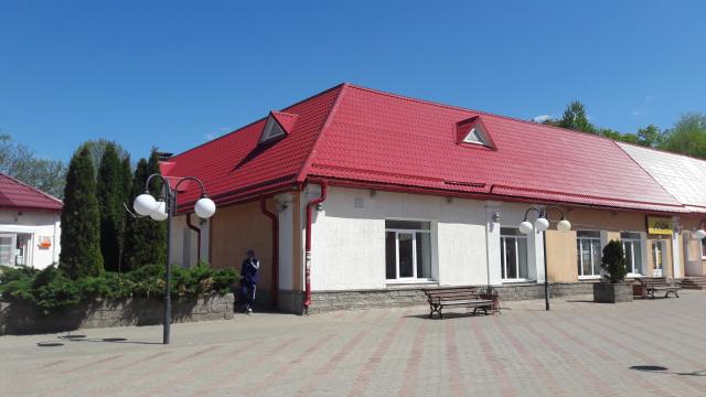 Капитальное строение с инв. №201/С-10253, магазин «Хозтовары» пл. 465,4 кв.м. (г.Городок, ул. Советская, 27)