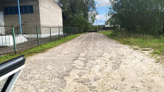 Комплекс зданий и сооружений хлебозавода с инв. №600/C-14081 пл. 1143,6 кв.м., расположенных на земельном участке пл. 1,2393 га (Минская обл., Логойский р-н, г.п.Плещеницы, ул. Воровского, 136)