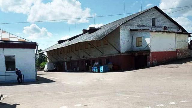 Комплекс 7 зданий торговой базы (АБК, магазин, склады и гаражи) общей пл. 3885,8 кв.м. с сетями и благоустройством территории, расположенных на земельном участке пл. 1,3306 га (Витебская обл., г.Витебск, ул. Горбачевского, 25)