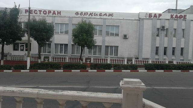 Капитальное строение с инв. №220/C-14815, кафе-ресторан пл. 1338,3 кв.м. (г.Глубокое, ул. Ленина, 7)