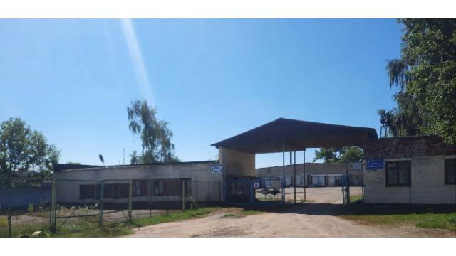 Комплекс зданий и сооружений автобазы общей пл. 1555 кв.м. с асфальтобетон. площадкой 0,8 га (г.Глубокое, ул. Железнодорожная, 1)