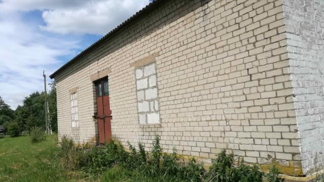 Капитальное строение с инв. №220/C-16499, магазин пл. 101,8 кв.м. (Глубокский р-н, д. Узречье, ул. Мира, 6)