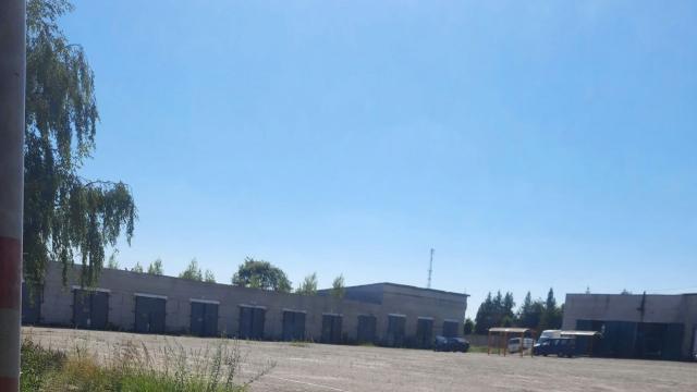 Комплекс зданий и сооружений автобазы общей пл. 1555 кв.м. с асфальтобетон. площадкой 0,8 га (г.Глубокое, ул. Железнодорожная, 1)