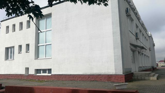 Капитальное строение с инв. №220/C-14815, кафе-ресторан пл. 1338,3 кв.м. (г.Глубокое, ул. Ленина, 7)