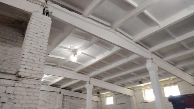 Комплекс 5 зданий торговой базы (АБК, склады и гаражи) общей пл. 2883,6 кв.м. с сетями и благоустройством территории, расположенных на земельном участке пл. 0,9684 га (Витебская обл., г.Витебск, ул. Мясникова, 4А)