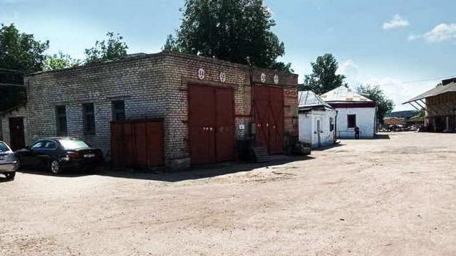 Комплекс 7 зданий торговой базы (АБК, магазин, склады и гаражи) общей пл. 3885,8 кв.м. с сетями и благоустройством территории, расположенных на земельном участке пл. 1,3306 га (Витебская обл., г.Витебск, ул. Горбачевского, 25)