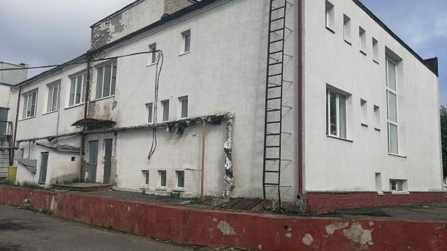 Капитальное строение с инв. №220/C-14815, кафе-ресторан пл. 1338,3 кв.м. (г.Глубокое, ул. Ленина, 7)