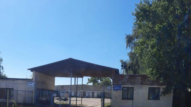 Комплекс зданий и сооружений автобазы общей пл. 1555 кв.м. с асфальтобетон. площадкой 0,8 га (г.Глубокое, ул. Железнодорожная, 1)
