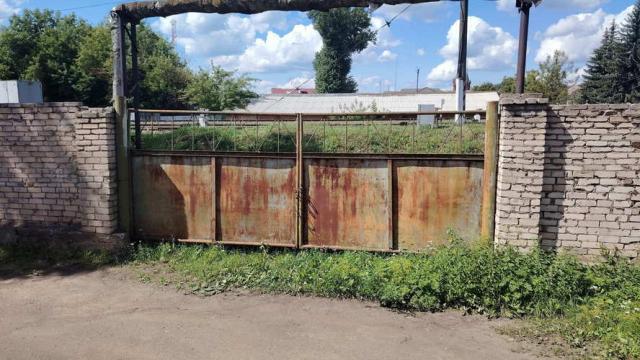 Комплекс 5 зданий торговой базы (АБК, склады и гаражи) общей пл. 2883,6 кв.м. с сетями и благоустройством территории, расположенных на земельном участке пл. 0,9684 га (Витебская обл., г.Витебск, ул. Мясникова, 4А)