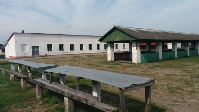Капитальное cтроение с инв. №220/C-27971, центральный рынок пл. 19087,0 кв.м. (г.Глубокое, ул. Физкультурная, 1А)