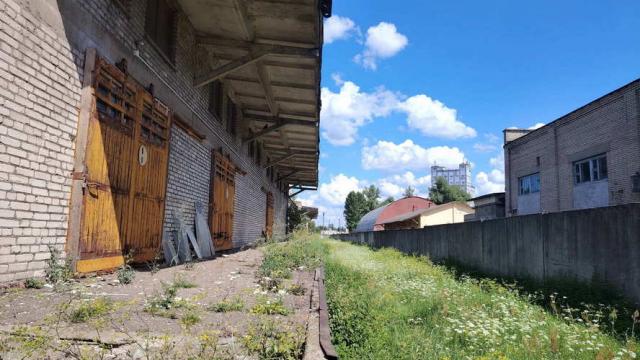 Комплекс 5 зданий торговой базы (АБК, склады и гаражи) общей пл. 2883,6 кв.м. с сетями и благоустройством территории, расположенных на земельном участке пл. 0,9684 га (Витебская обл., г.Витебск, ул. Мясникова, 4А)