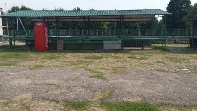 Капитальное cтроение с инв. №220/C-27971, центральный рынок пл. 19087,0 кв.м. (г.Глубокое, ул. Физкультурная, 1А)