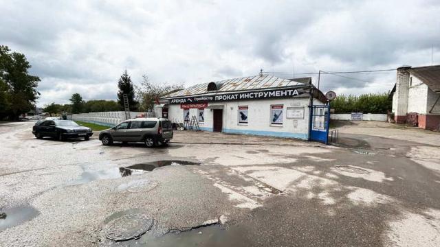 Комплекс 7 зданий торговой базы (АБК, магазин, склады и гаражи) общей пл. 3885,8 кв.м. с сетями и благоустройством территории, расположенных на земельном участке пл. 1,3306 га (Витебская обл., г.Витебск, ул. Горбачевского, 25)