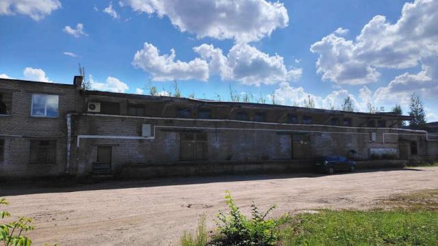 Комплекс 5 зданий торговой базы (АБК, склады и гаражи) общей пл. 2883,6 кв.м. с сетями и благоустройством территории, расположенных на земельном участке пл. 0,9684 га (Витебская обл., г.Витебск, ул. Мясникова, 4А)