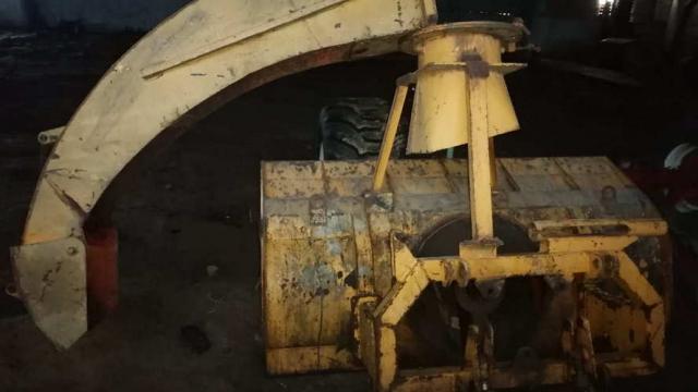 Снегоочиститель фрезерно-роторный СНФ-200 на базе трактора «Беларус-82П» (Витебский р-н, аг.Тулово, ул. Техническая, 15)