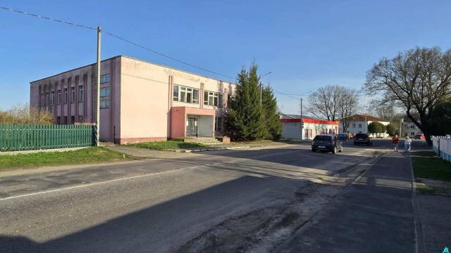 Капитальное cтроение с инв. №644/С-38209, школа-магазин пл. 1406 кв.м. (Солигорский р-н, г.п. Старобин, ул. Краснознаменная, 8)