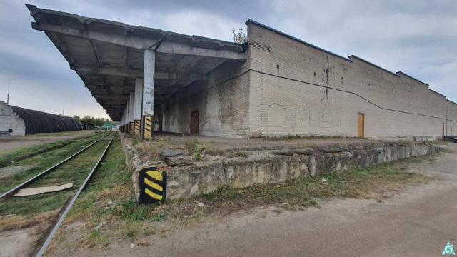 Комплекс 6 зданий торговой базы (АБК, склады и гараж) общ. пл. 11216 кв.м., расположенный на трех земельных участках общ. пл. 2,4616 га (Могилевская обл, г.Бобруйск, ул. 50 лет ВЛКСМ, 40 и 40Б)