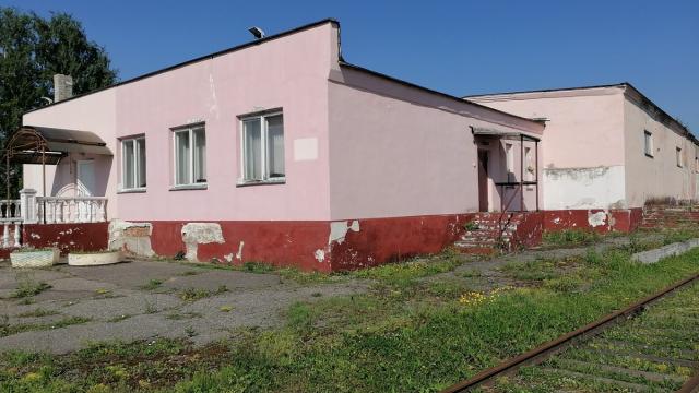 Капитальное строение с инв. №220/C-16535, магазин «Стройматериалы» пл. 1035,9 кв.м. (г.Глубокое, ул. Железнодорожная, 2)