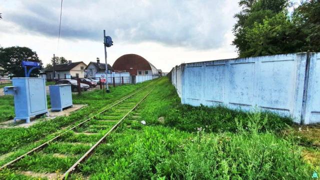 Комплекс 5 зданий торговой базы (АБК, склады и гаражи) общей пл. 2883,6 кв.м. с сетями и благоустройством территории, расположенных на земельном участке пл. 0,9684 га (Витебская обл., г.Витебск, ул. Мясникова, 4А)