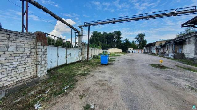 Комплекс 5 зданий торговой базы (АБК, склады и гаражи) общей пл. 2883,6 кв.м. с сетями и благоустройством территории, расположенных на земельном участке пл. 0,9684 га (Витебская обл., г.Витебск, ул. Мясникова, 4А)